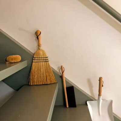 rice straw hand brush with wooden handle