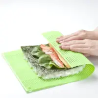 Hand Rolling Sushi Mat (Green)
