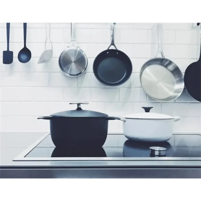 Unilloy Lightweight Cast Iron Shallow Casserole Sakura