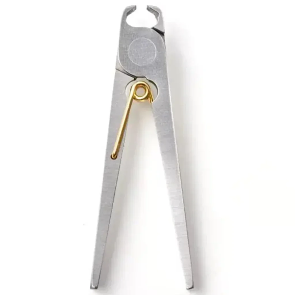 Nail Clipper Petite (Gold Spring)