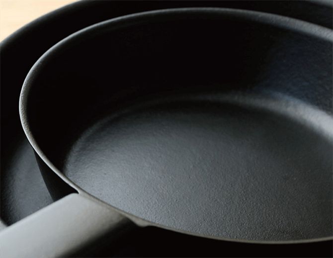Unilloy Lightweight Cast Iron Frying Pan