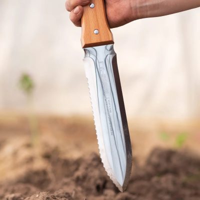 hori hori garden knife