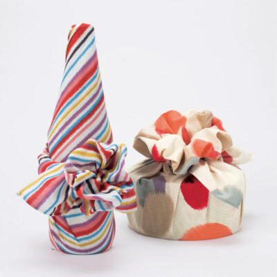 Gift Wrapping Modern Girl