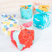 Gift Wrapping Peony Red